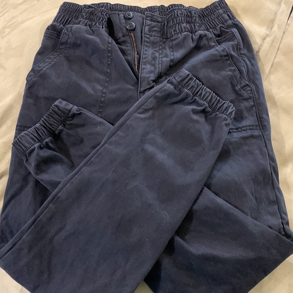 American Eagle High-Waist Jegging Jogger. Size 8.  Black.